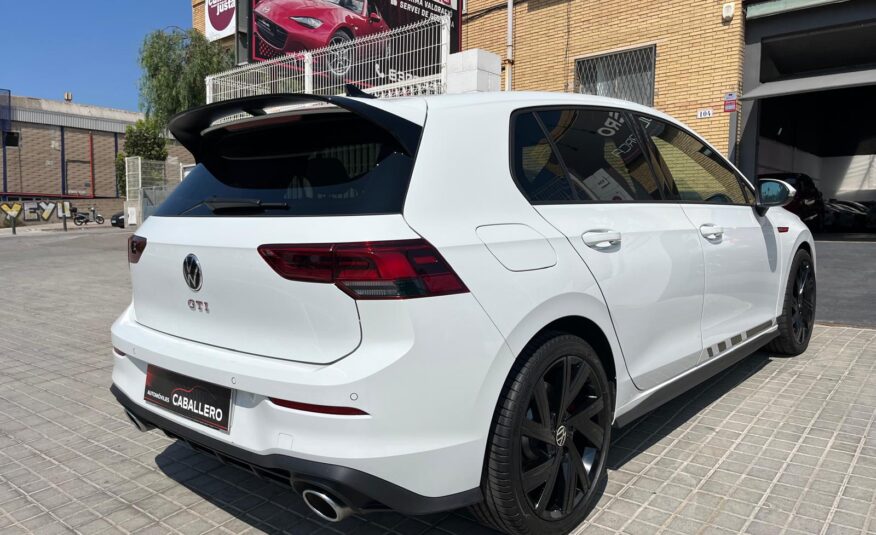 VOLKSWAGEN Golf GTI CLUBSPORT