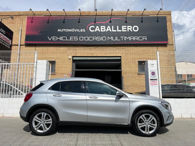 MERCEDES-BENZ GLA 220 4MATIC