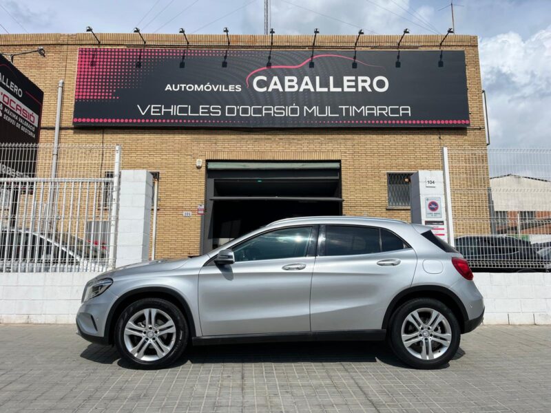MERCEDES-BENZ GLA 220 4MATIC