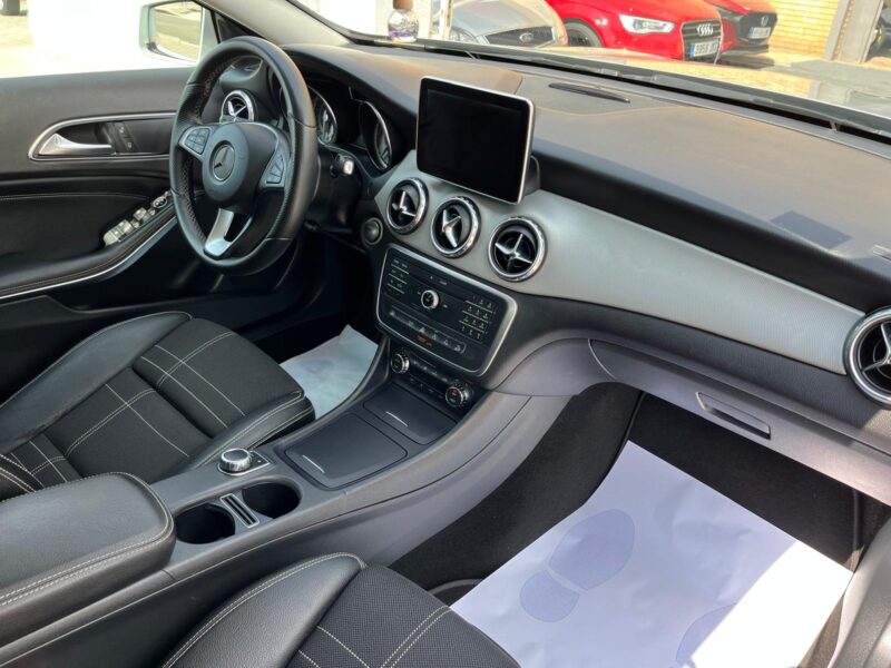 MERCEDES-BENZ GLA 220 4MATIC