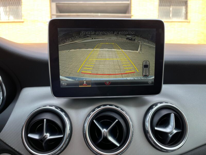MERCEDES-BENZ GLA 220 4MATIC