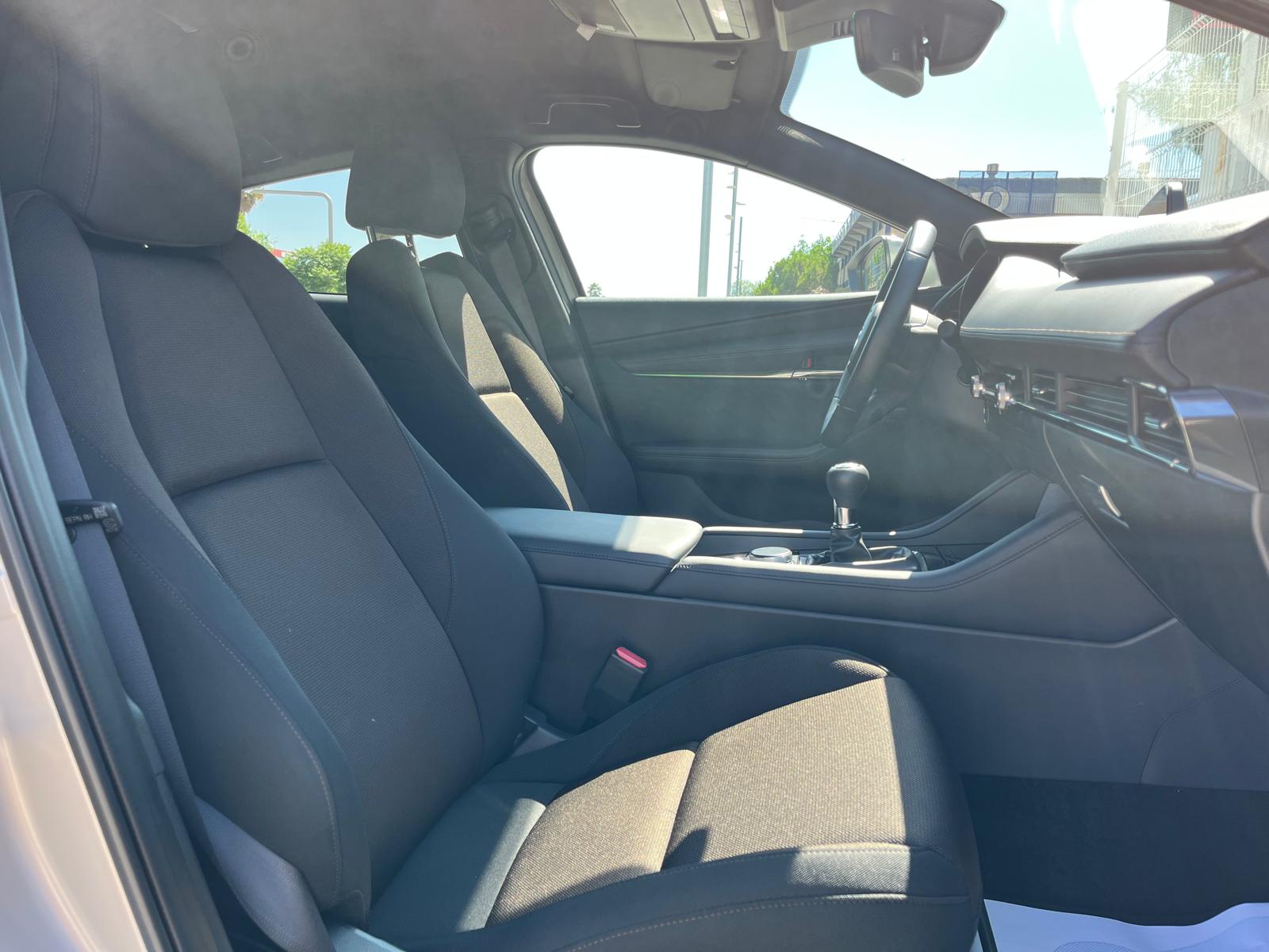 MAZDA 3 ZENITH