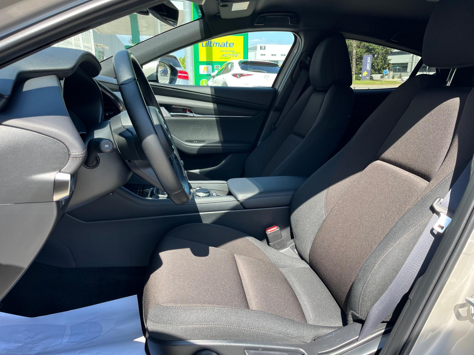 MAZDA 3 ZENITH