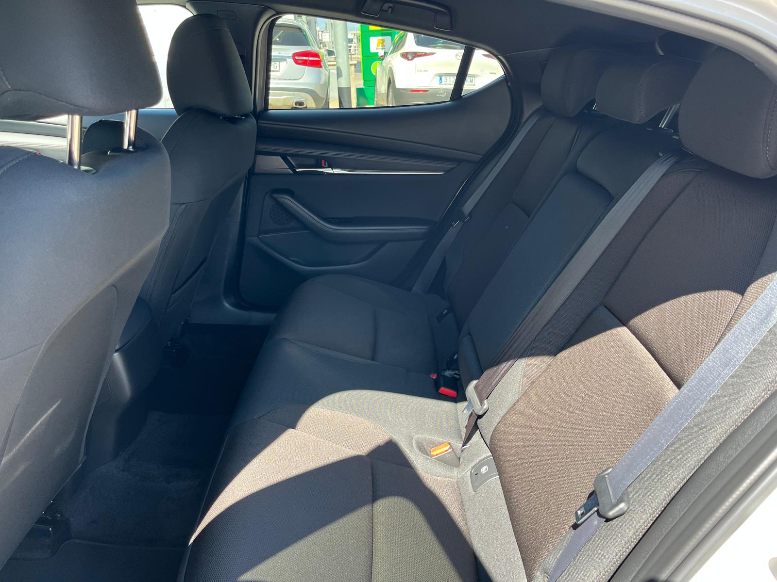 MAZDA 3 ZENITH