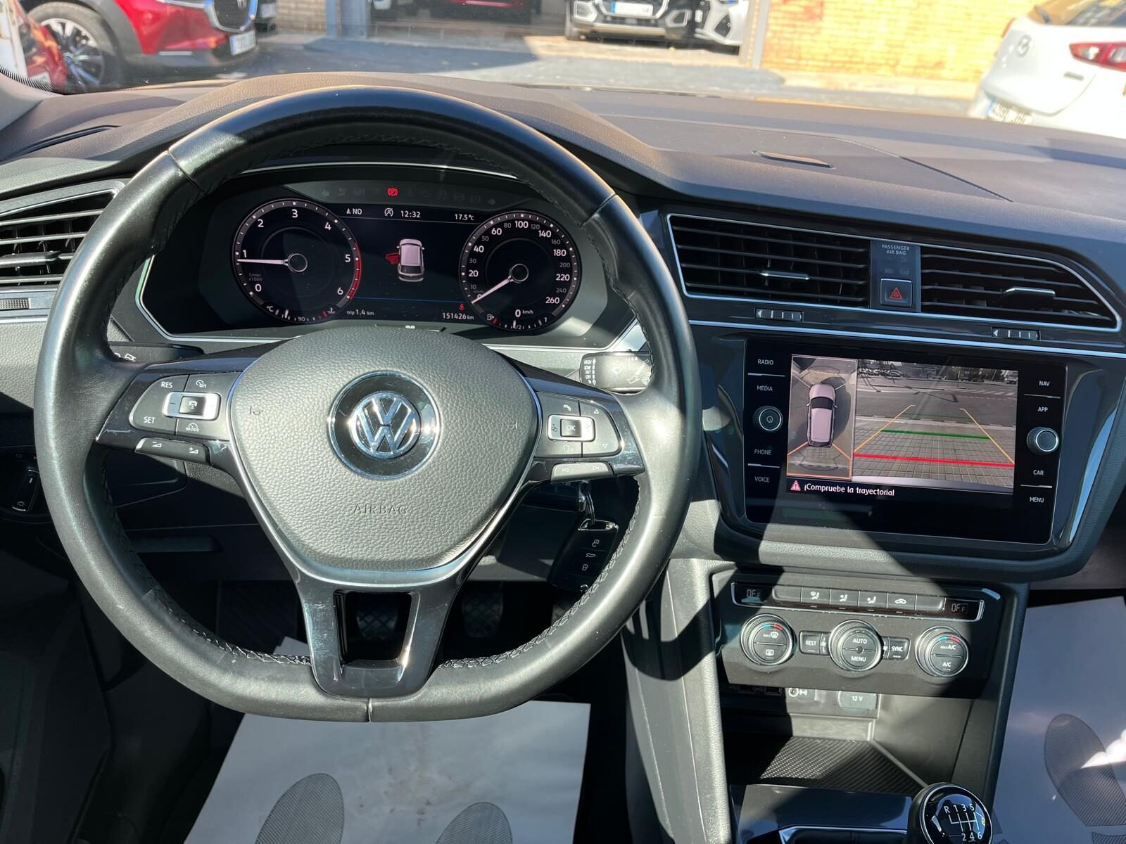 VOLKSWAGEN TIGUAN R LINE