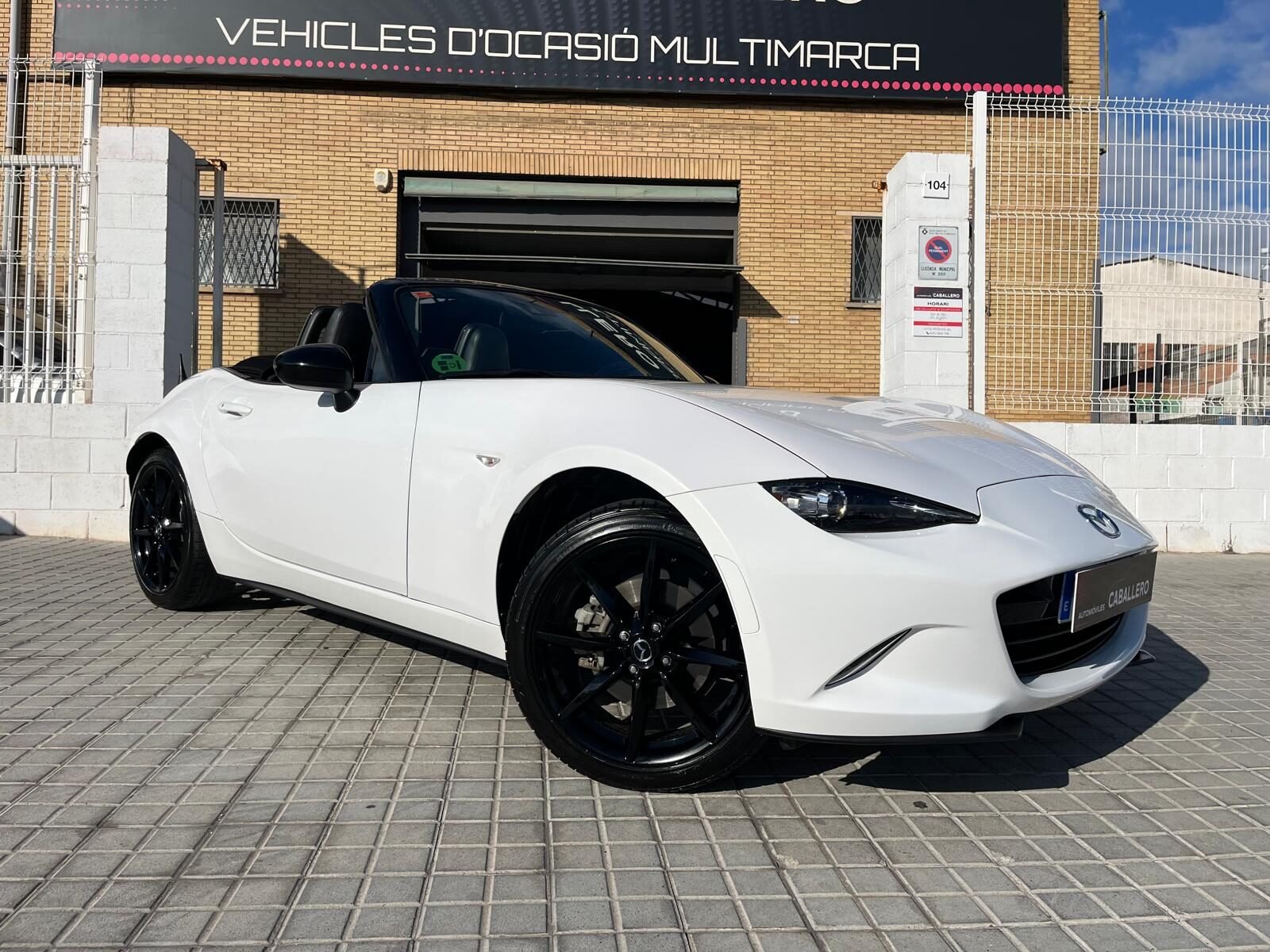 MAZDA MX5 LUXURY