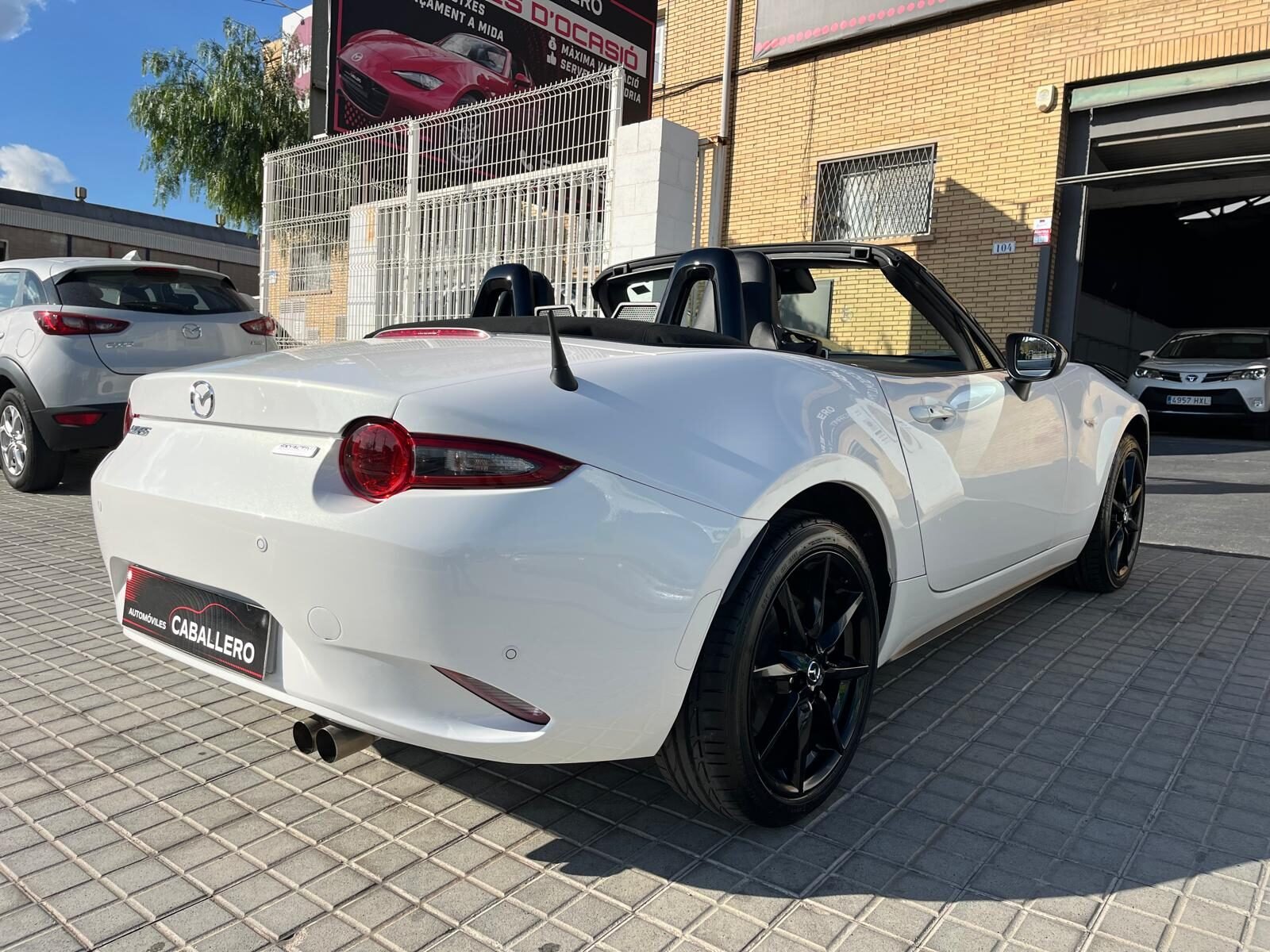 MAZDA MX5 LUXURY