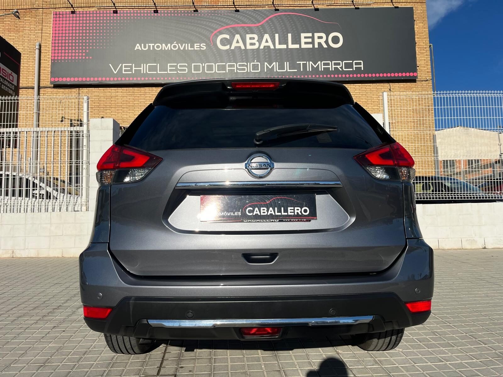 NISSAN TEKNA 7 PLAZAS