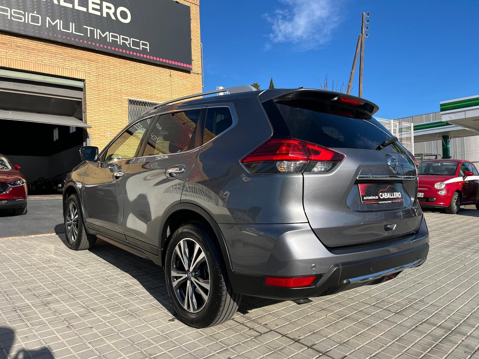 NISSAN TEKNA 7 PLAZAS