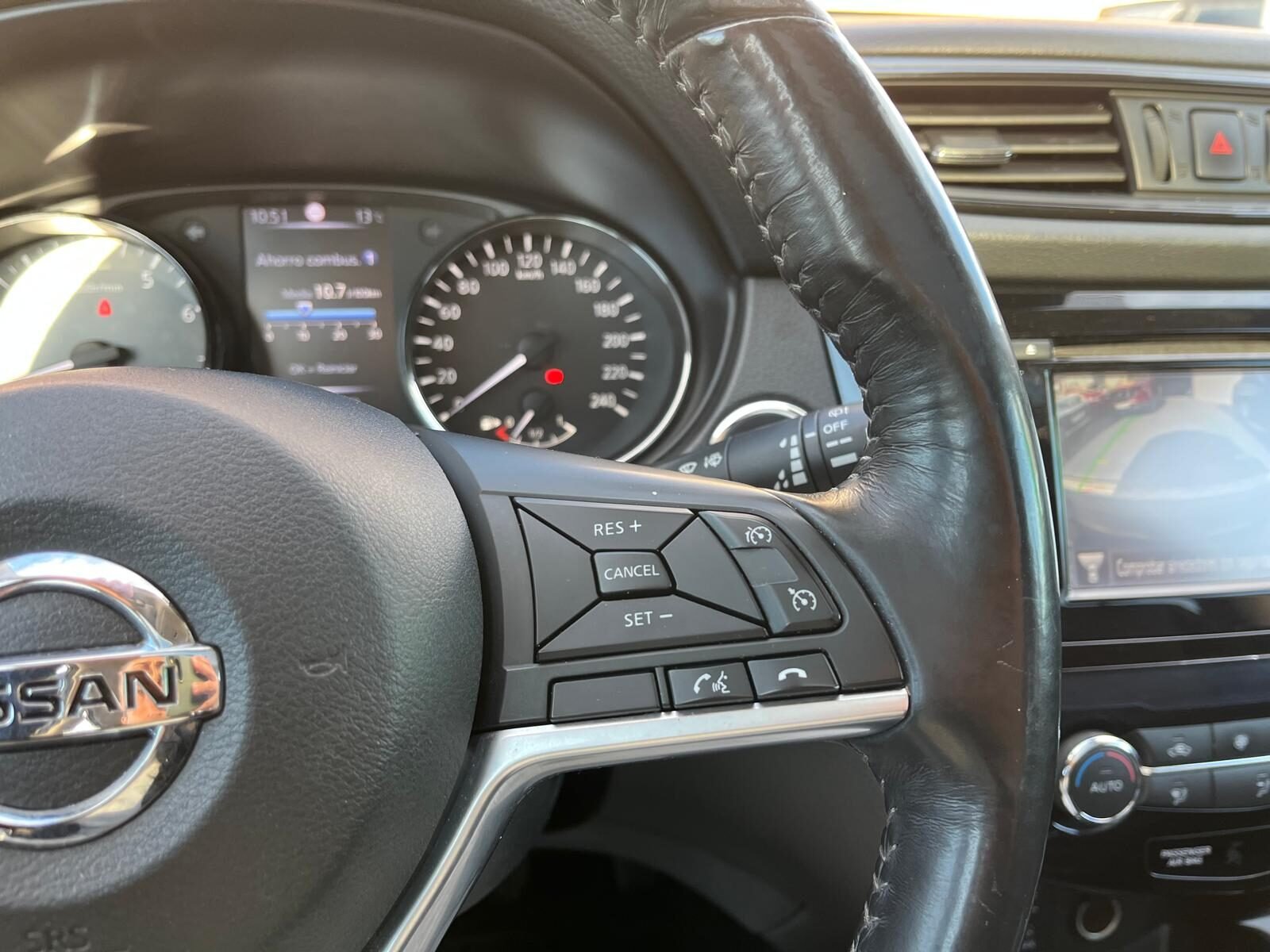 NISSAN TEKNA 7 PLAZAS