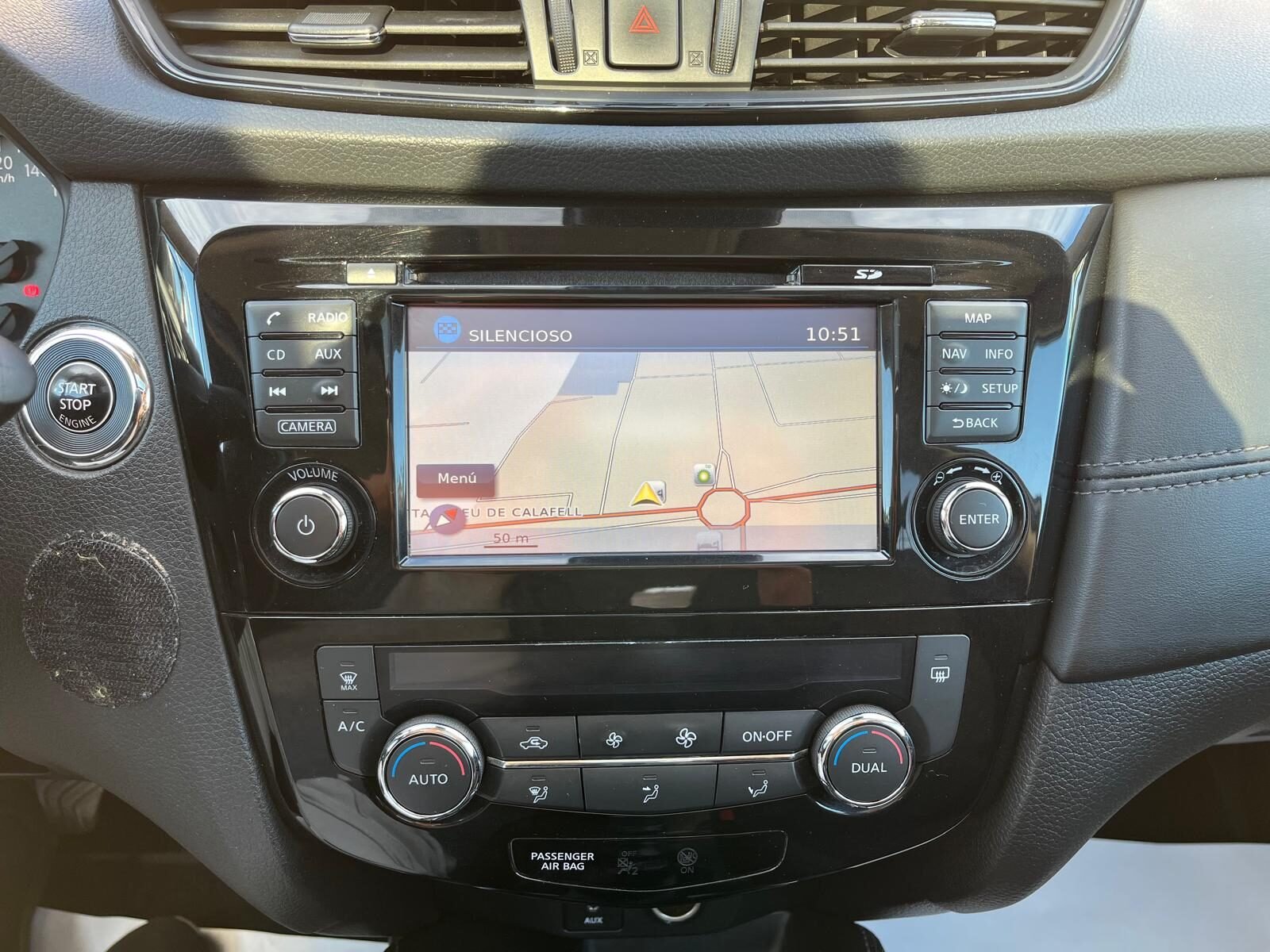 NISSAN TEKNA 7 PLAZAS