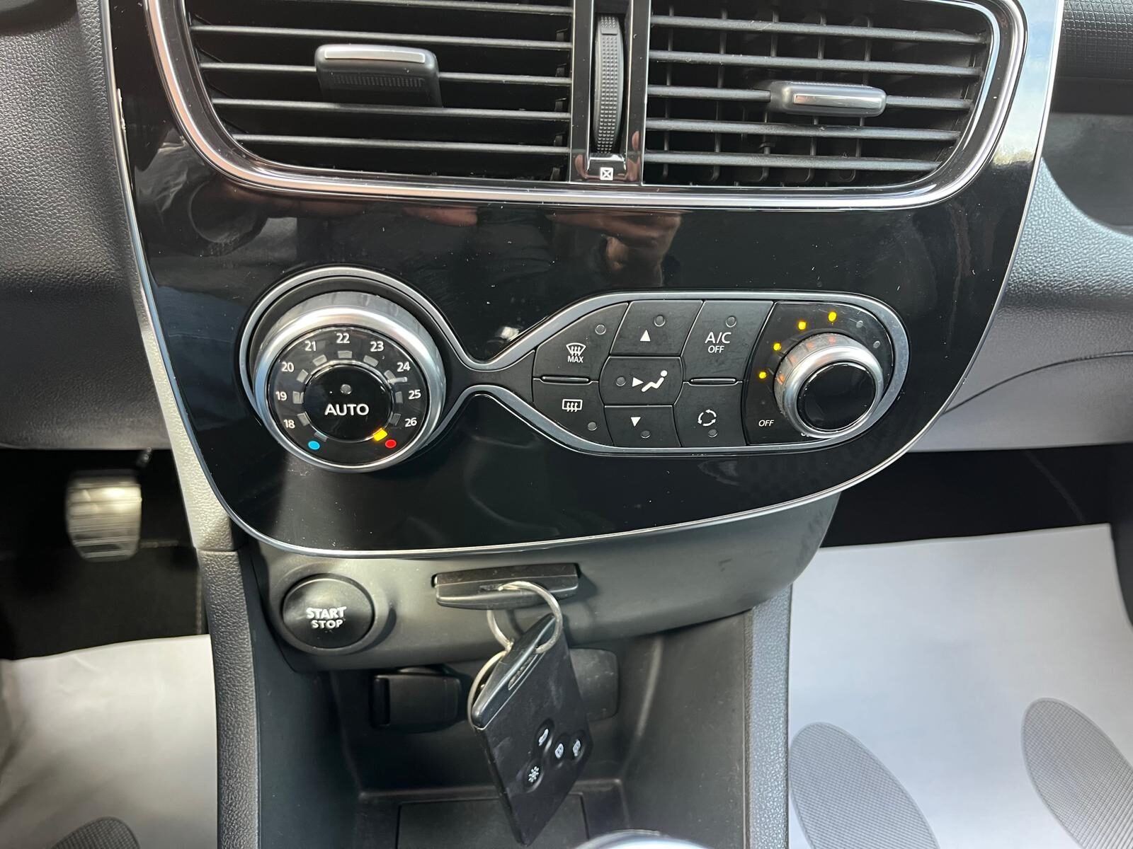 RENAULT CLIO ZEN SPORT TOURER