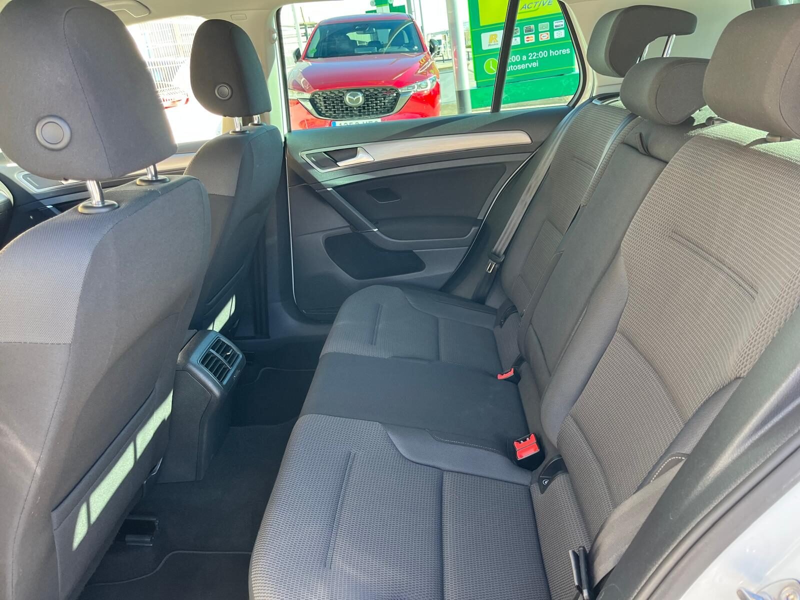 VOLKSWAGEN GOLF ADVANCE DSG