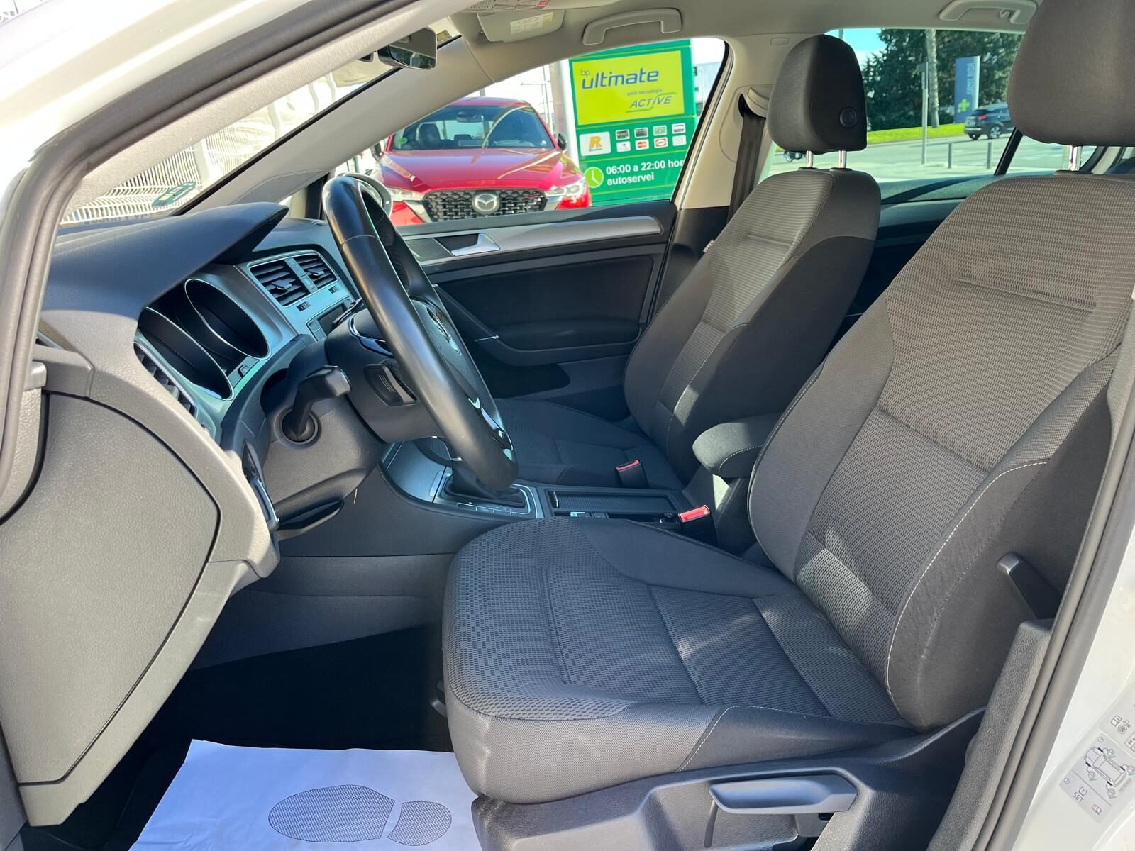 VOLKSWAGEN GOLF ADVANCE DSG