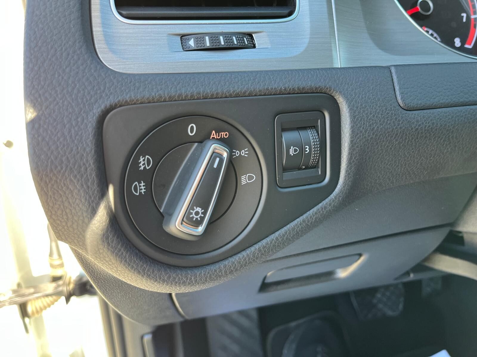 VOLKSWAGEN GOLF ADVANCE DSG