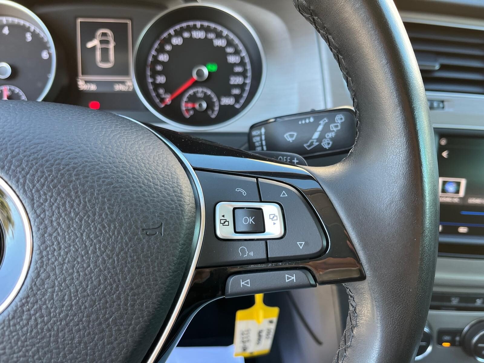 VOLKSWAGEN GOLF ADVANCE DSG