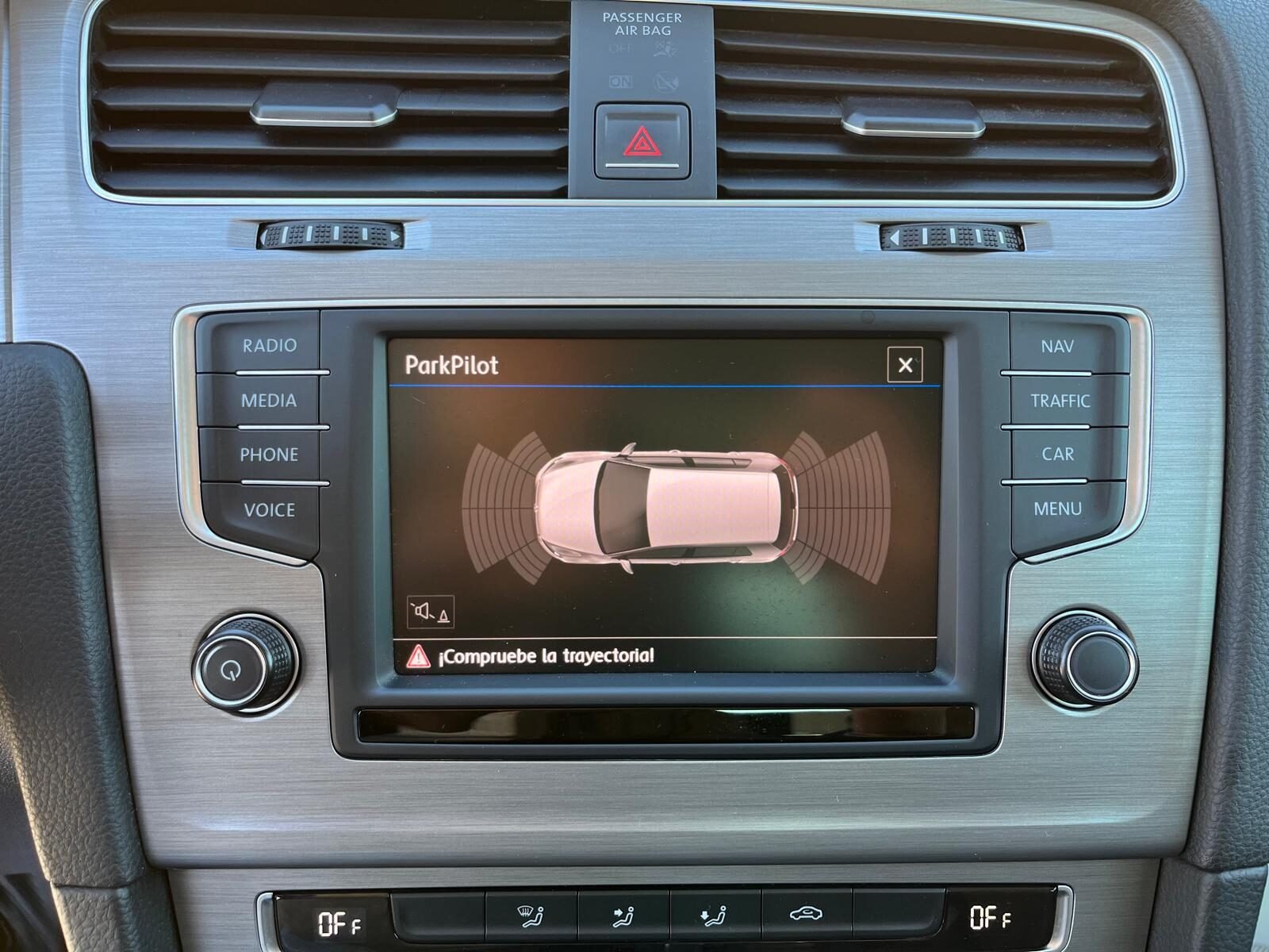 VOLKSWAGEN GOLF ADVANCE DSG