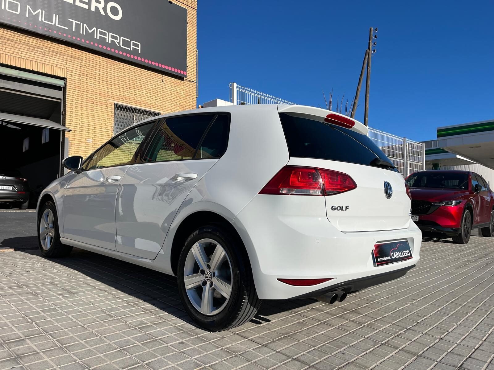 VOLKSWAGEN GOLF ADVANCE DSG