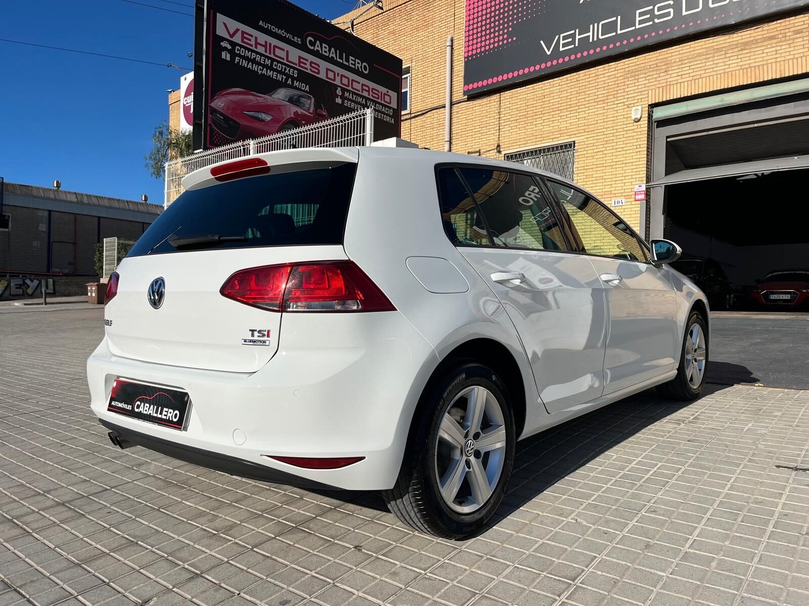 VOLKSWAGEN GOLF ADVANCE DSG