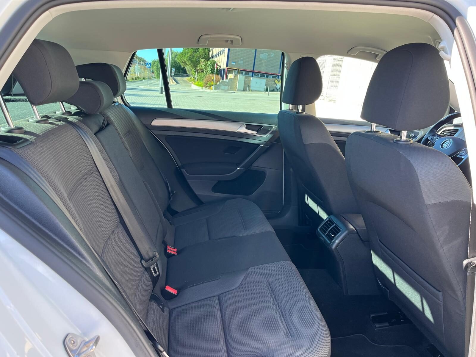 VOLKSWAGEN GOLF ADVANCE DSG