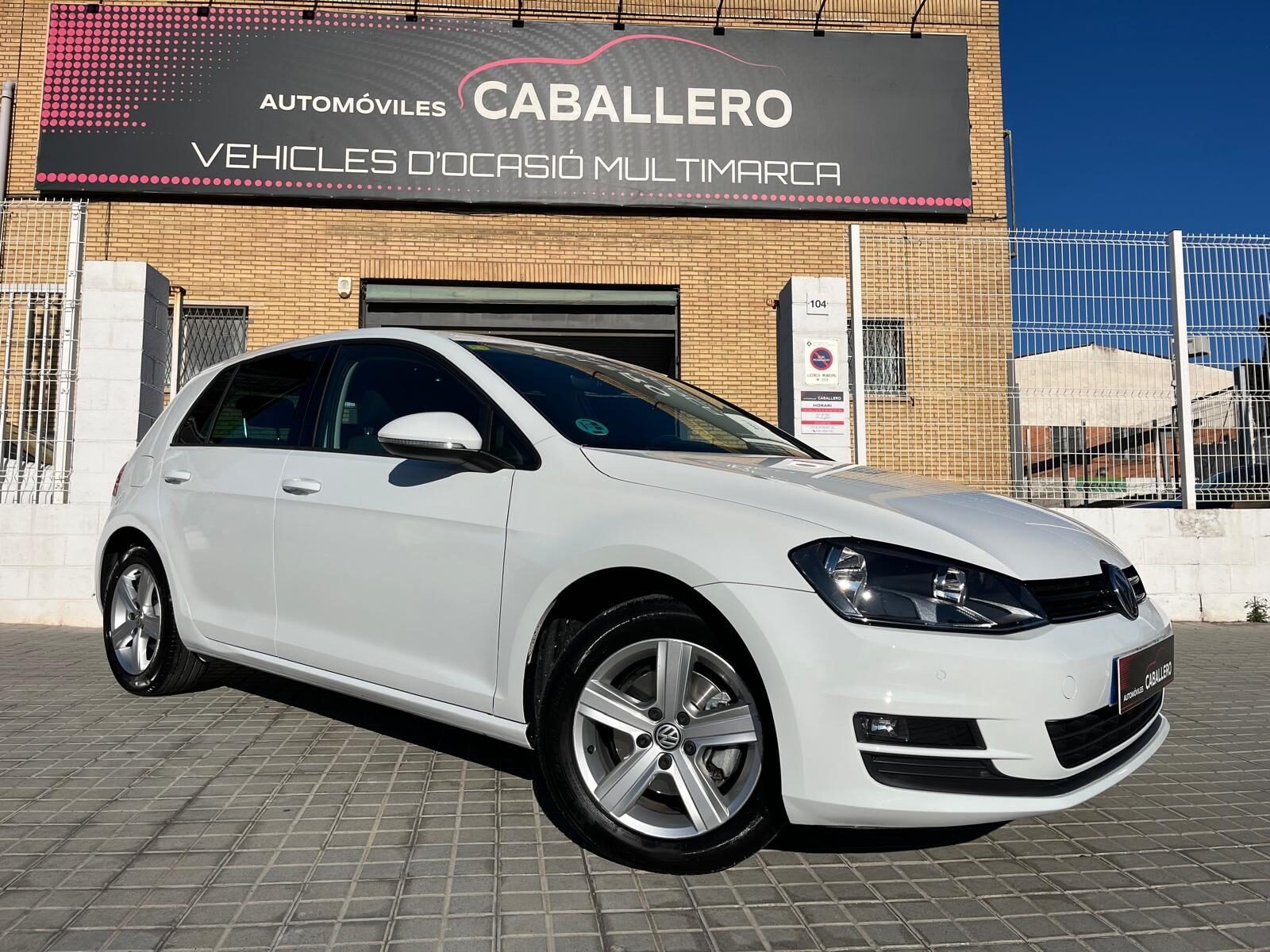 VOLKSWAGEN GOLF ADVANCE DSG