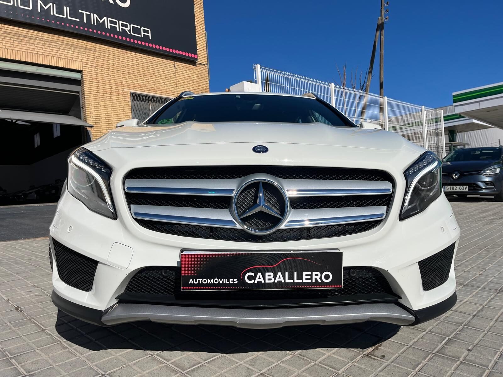 MERCEDES-BENZ GLA 220 4MATIC AMG LINE