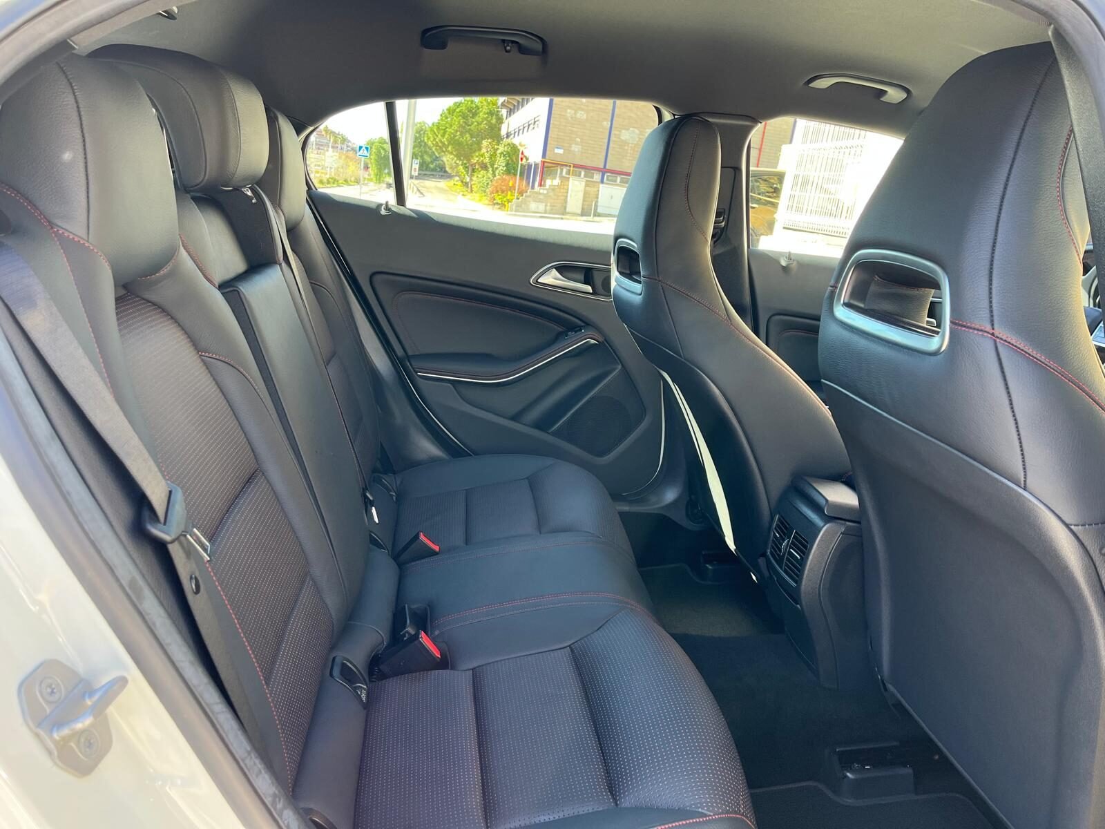 MERCEDES-BENZ GLA 220 4MATIC AMG LINE