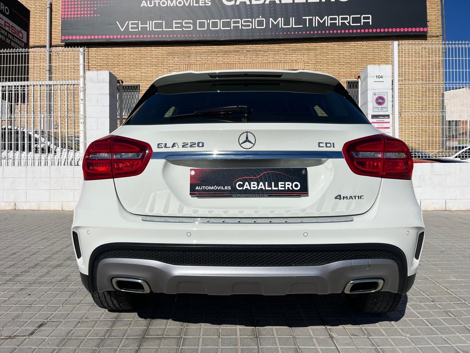 MERCEDES-BENZ GLA 220 4MATIC AMG LINE