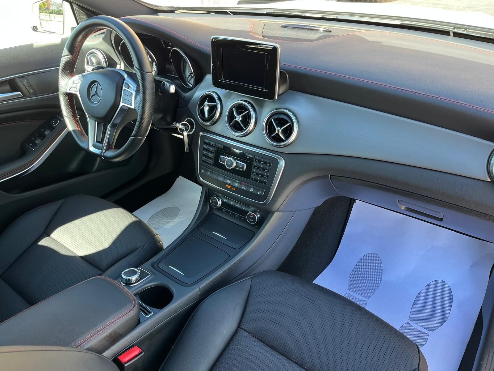 MERCEDES-BENZ GLA 220 4MATIC AMG LINE