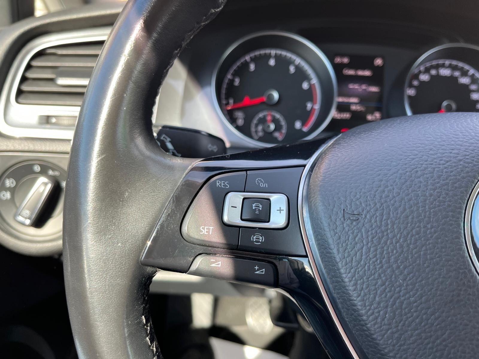 VOLKSWAGEN GOLF ADVANCE