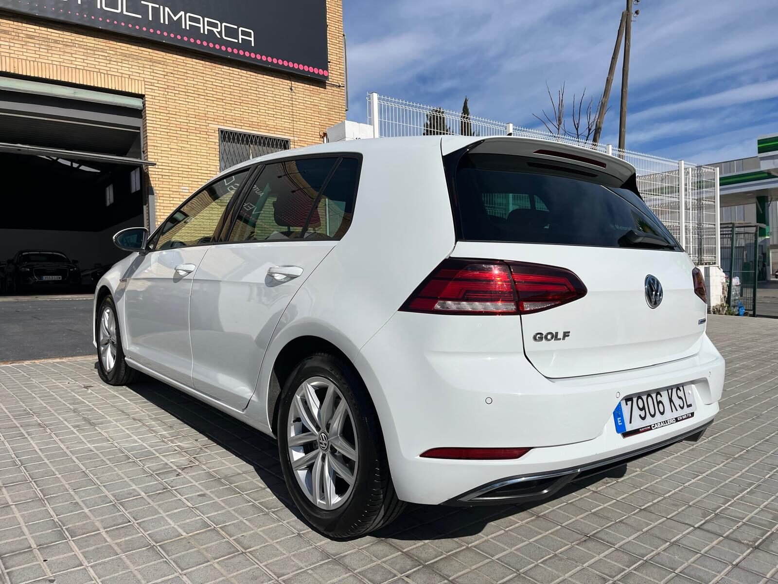 VOLKSWAGEN GOLF ADVANCE