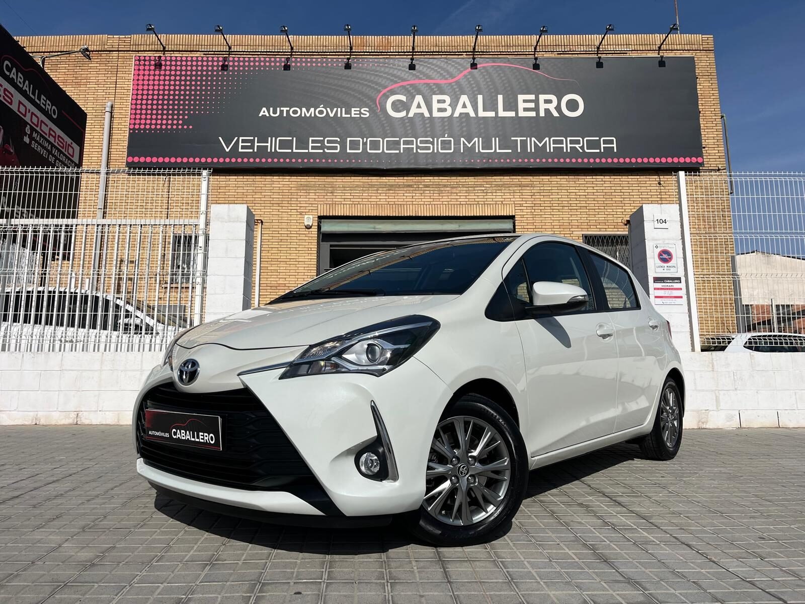 TOYOTA YARIS ACTIVE