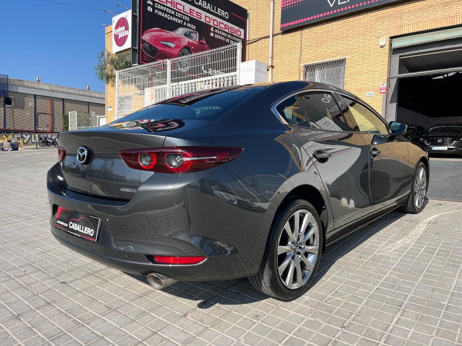 MAZDA 3 ZENITH