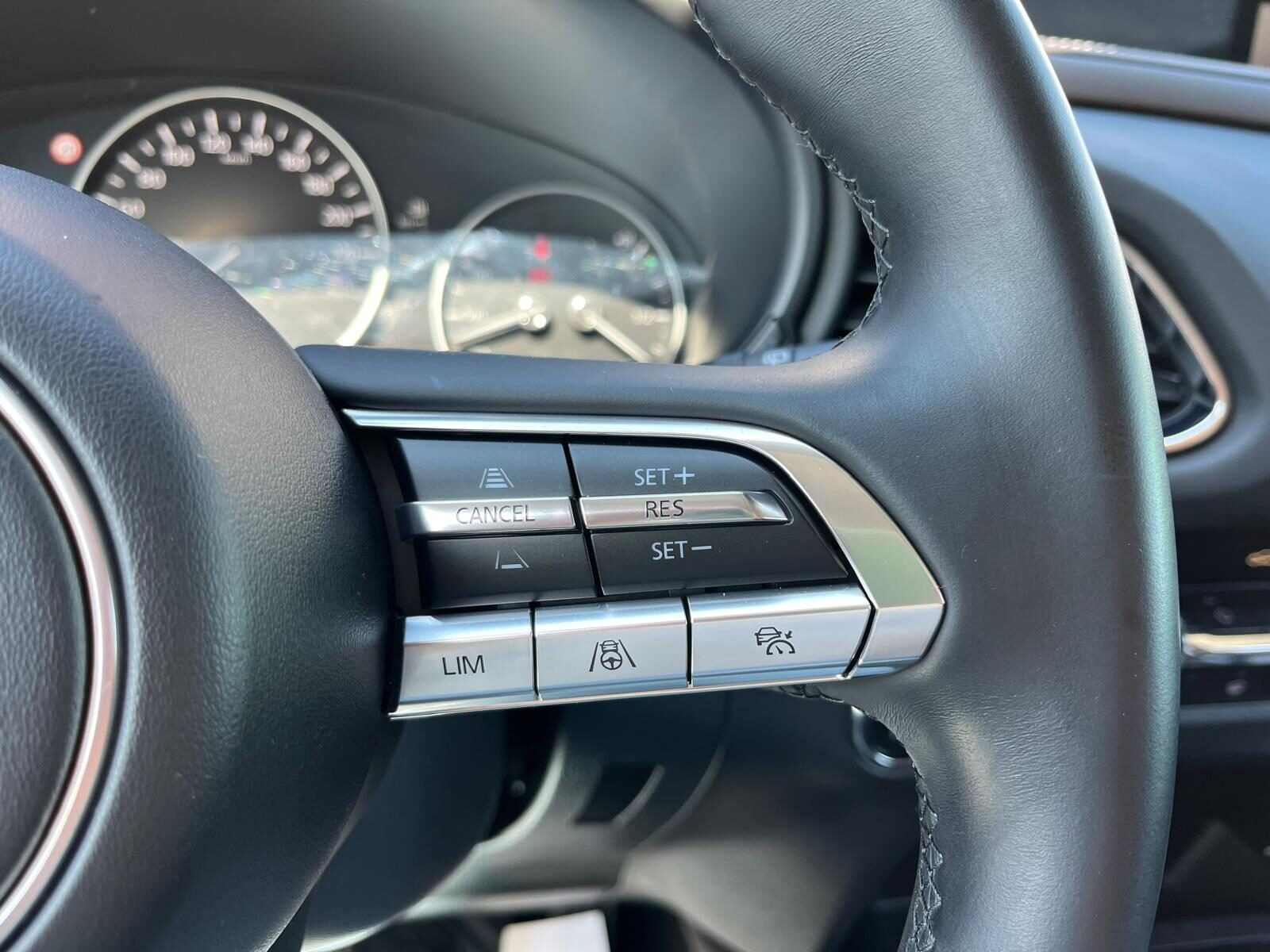 MAZDA CX30 ZENITH SAFETY BLACK