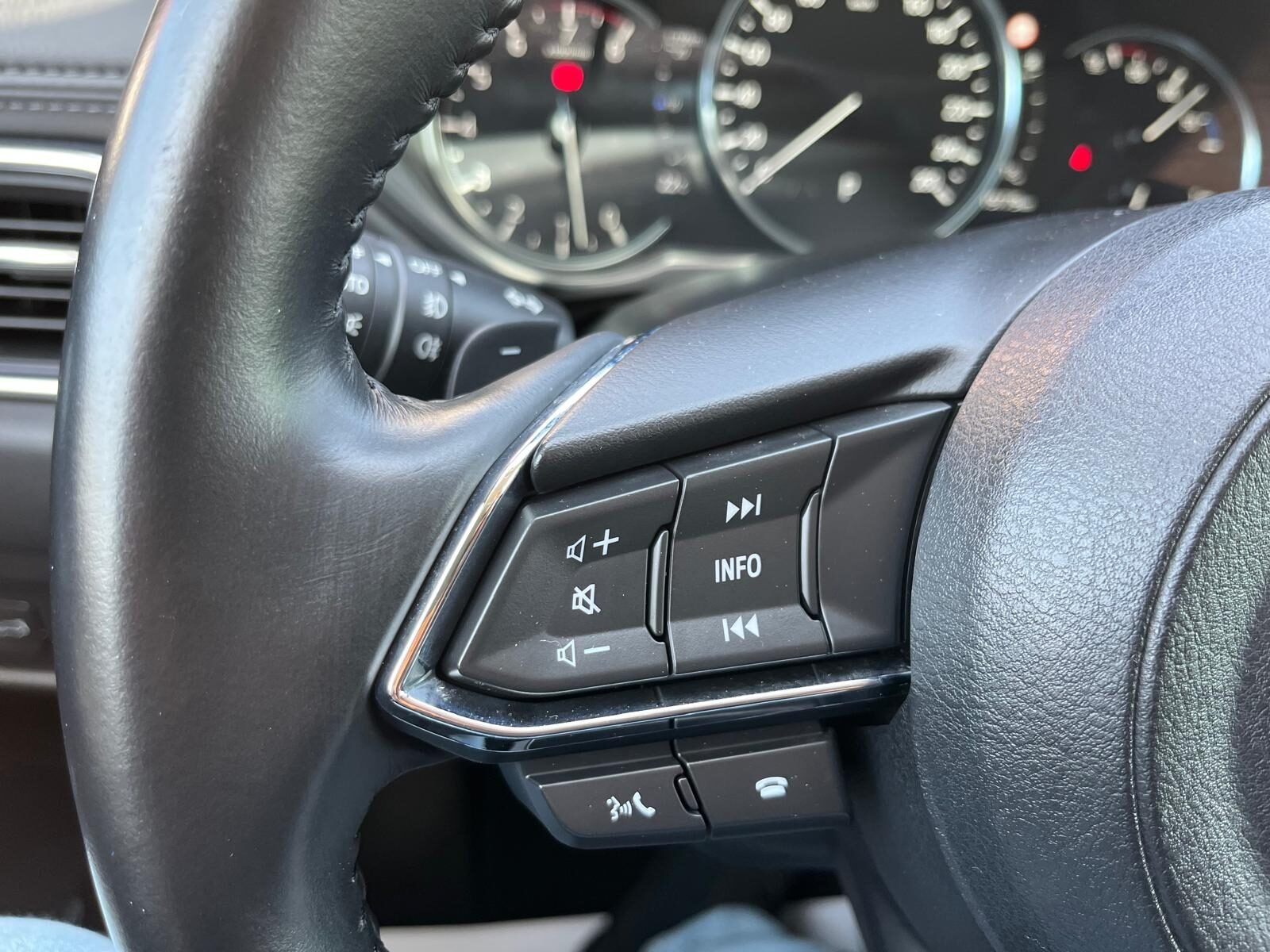 MAZDA CX5 ZENITH BLACK