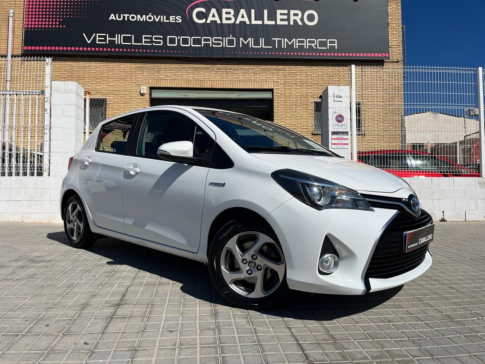 TOYOTA YARIS ACTIVE
