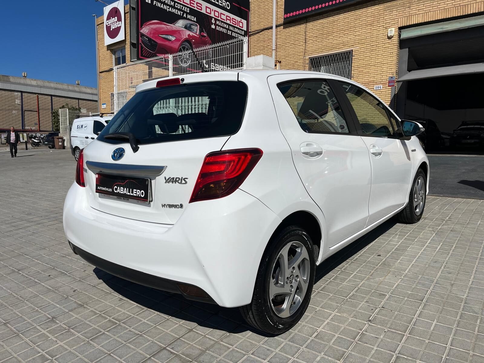 TOYOTA YARIS ACTIVE