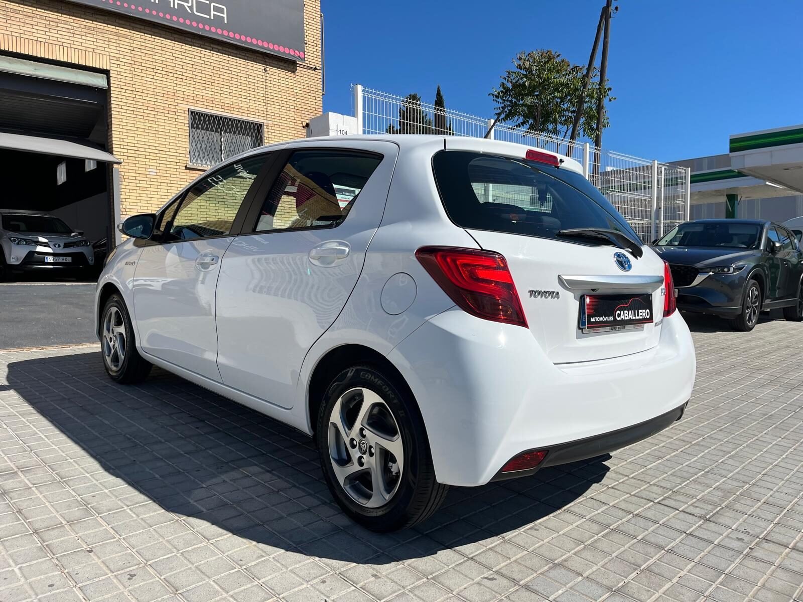 TOYOTA YARIS ACTIVE