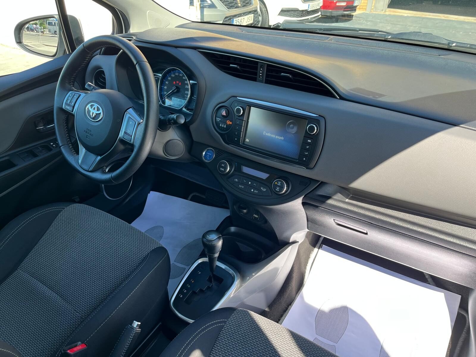 TOYOTA YARIS ACTIVE