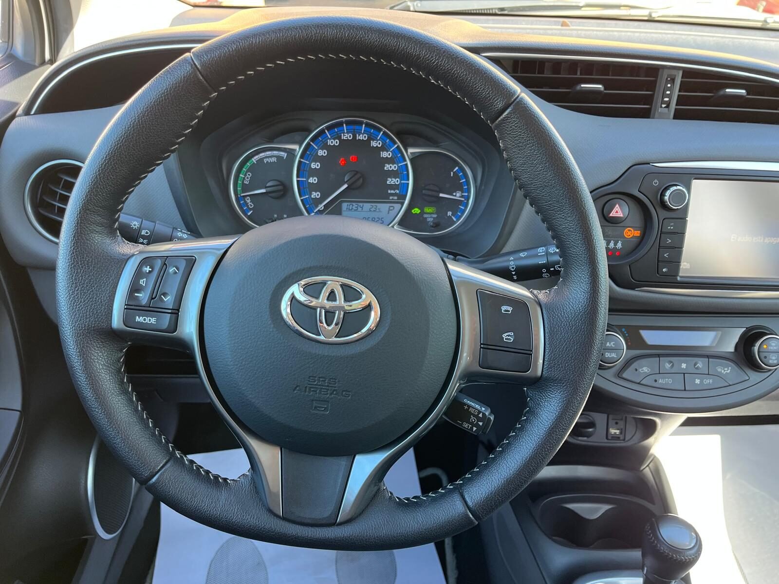TOYOTA YARIS ACTIVE