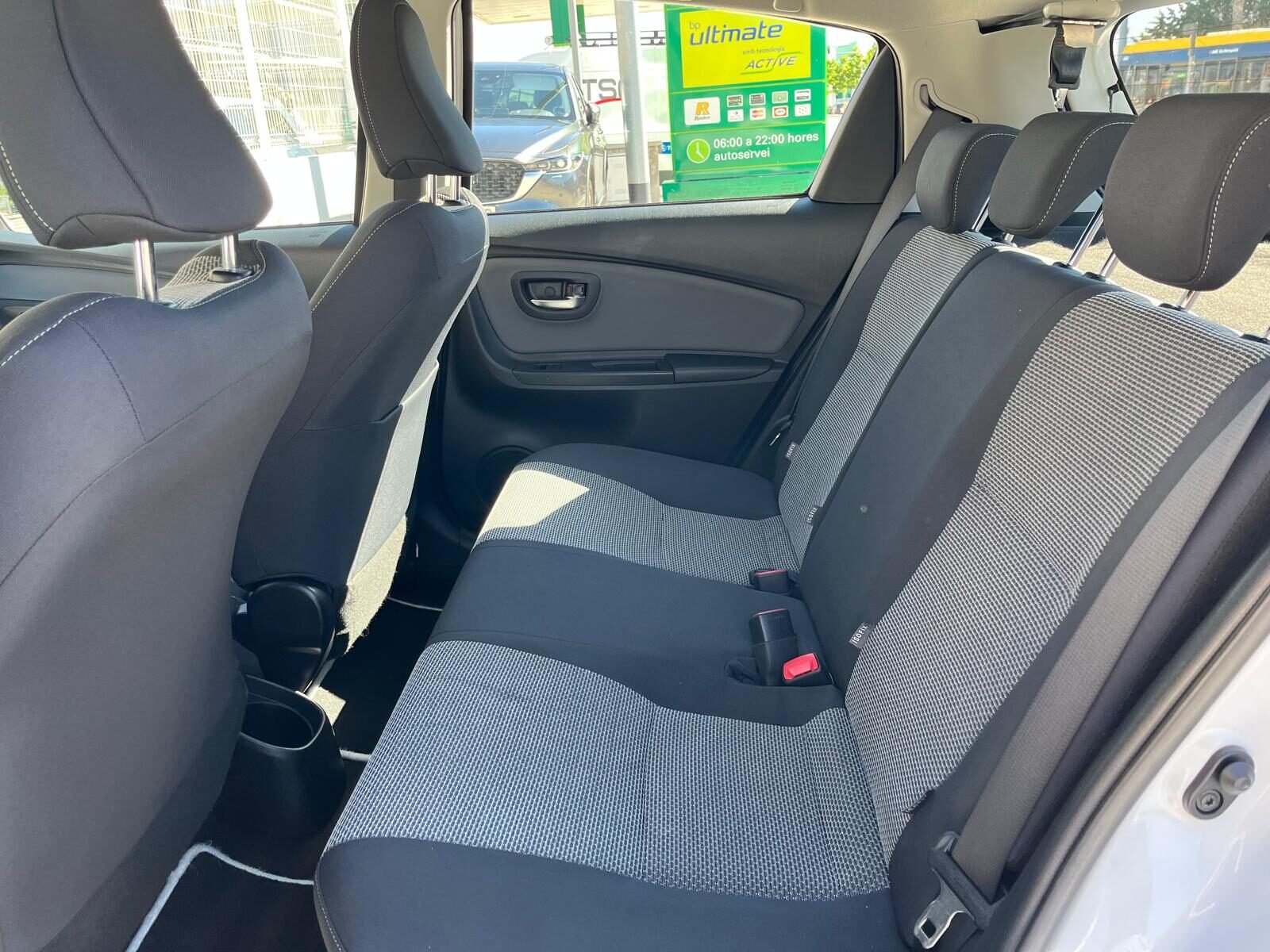 TOYOTA YARIS ACTIVE