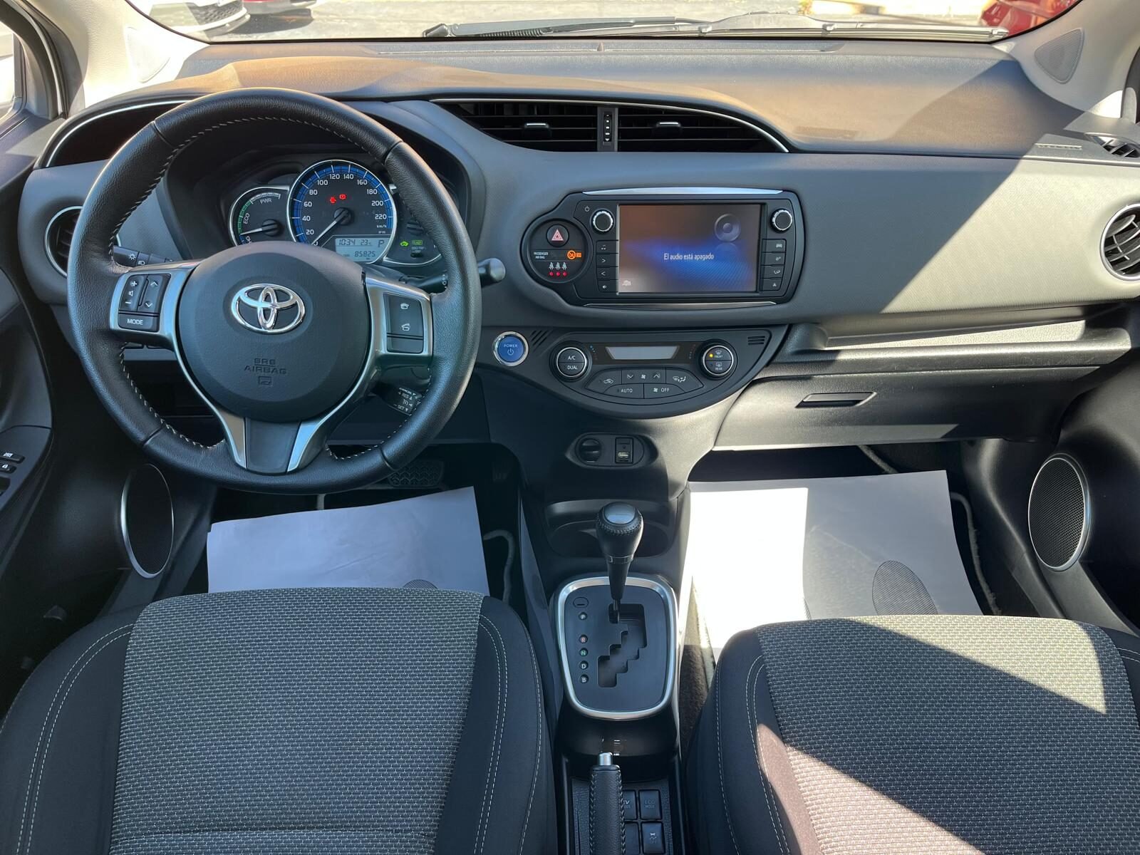 TOYOTA YARIS ACTIVE