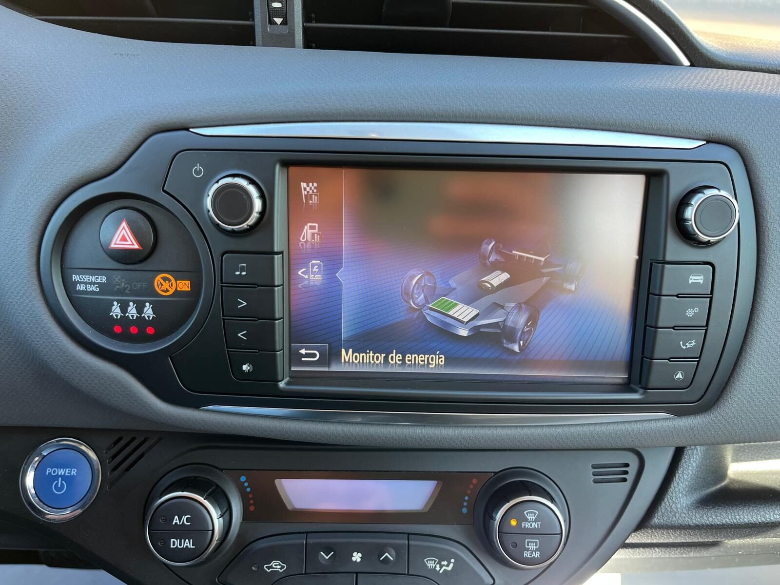 TOYOTA YARIS ACTIVE