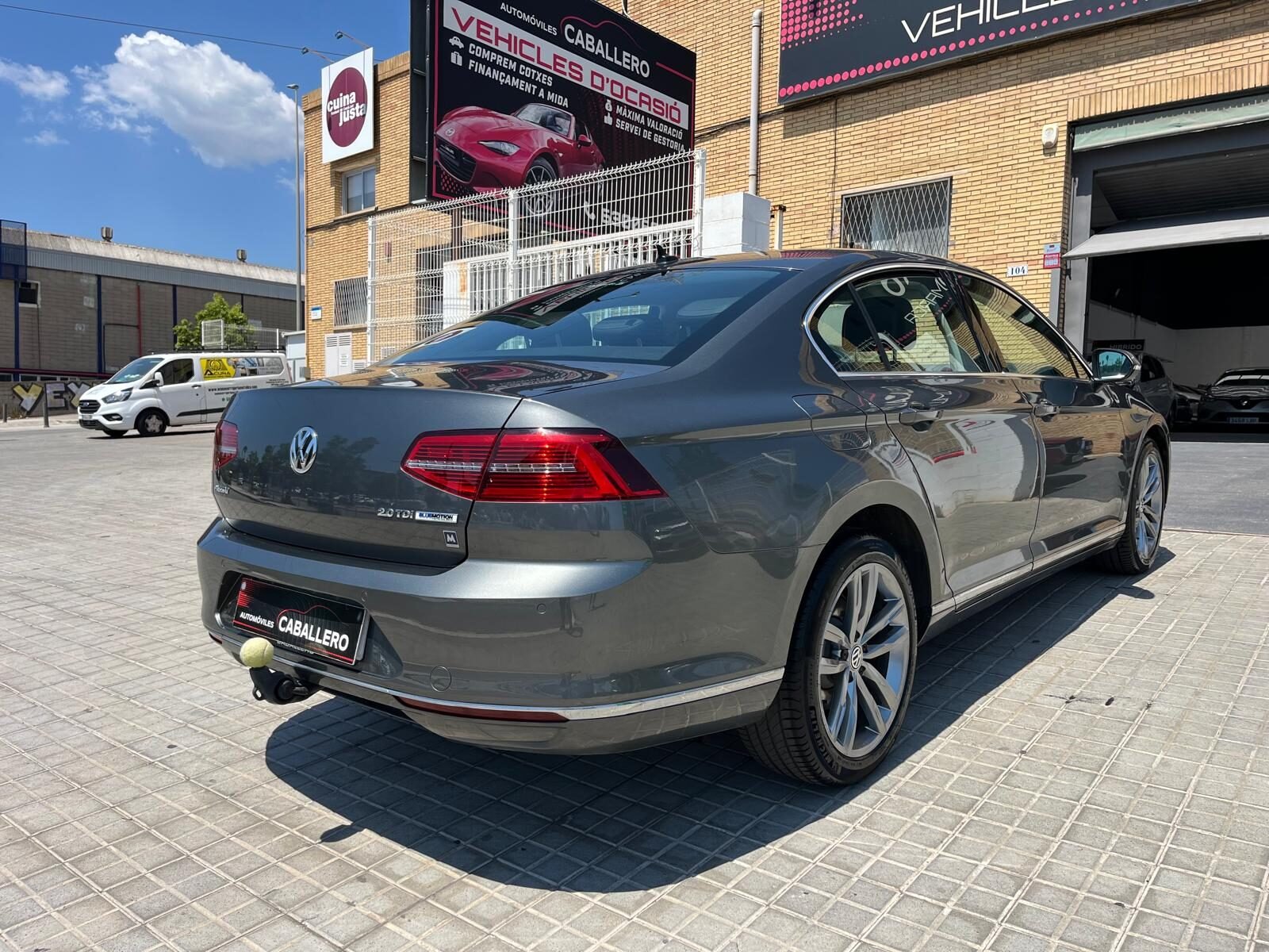VOLKSWAGEN PASSAT SPORT