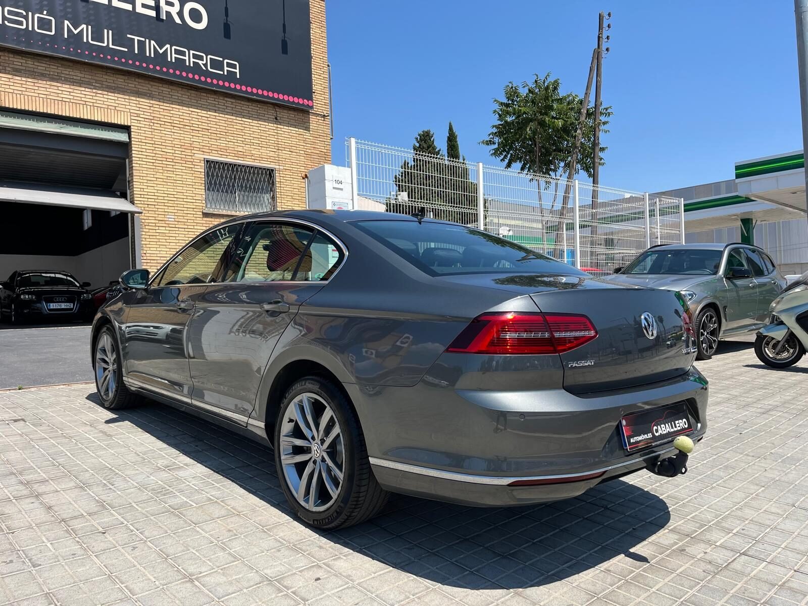 VOLKSWAGEN PASSAT SPORT