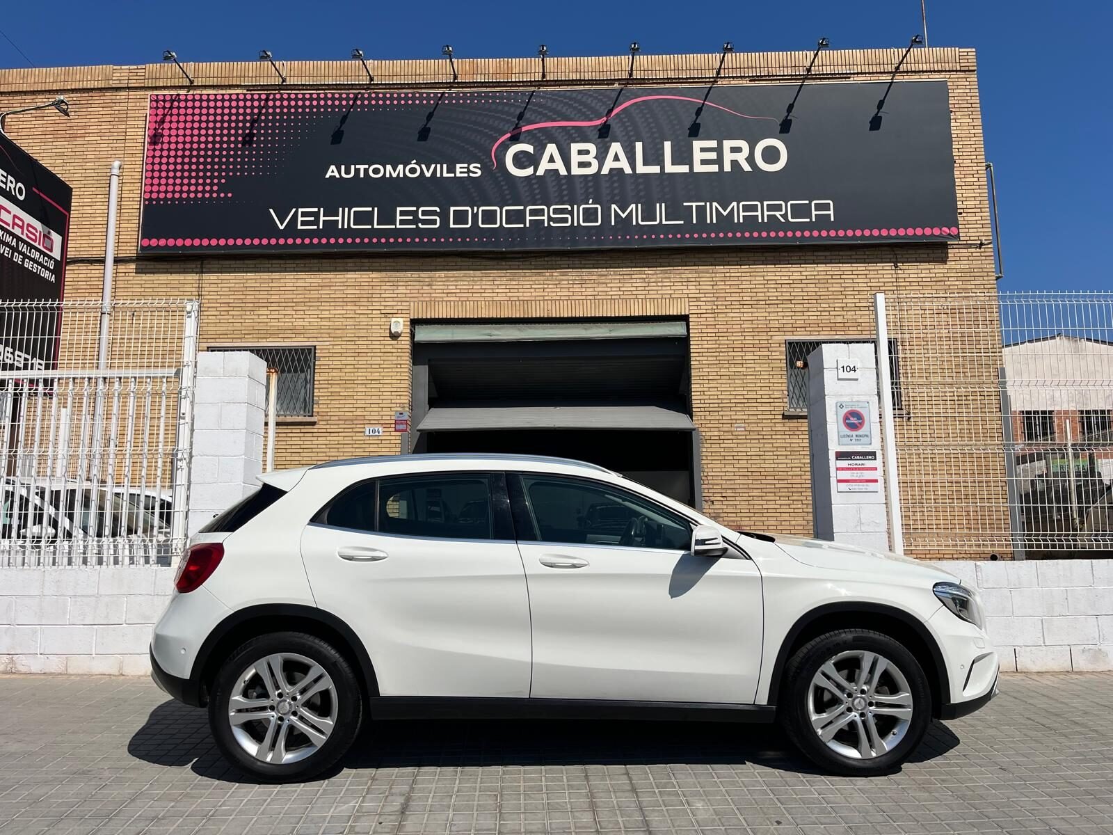 MERCEDES-BENZ GLA Urban 200cdl 7G