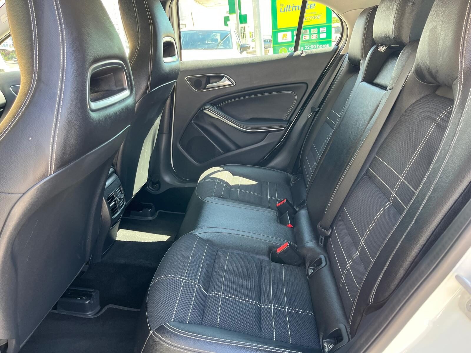 MERCEDES-BENZ GLA Urban 200cdl 7G