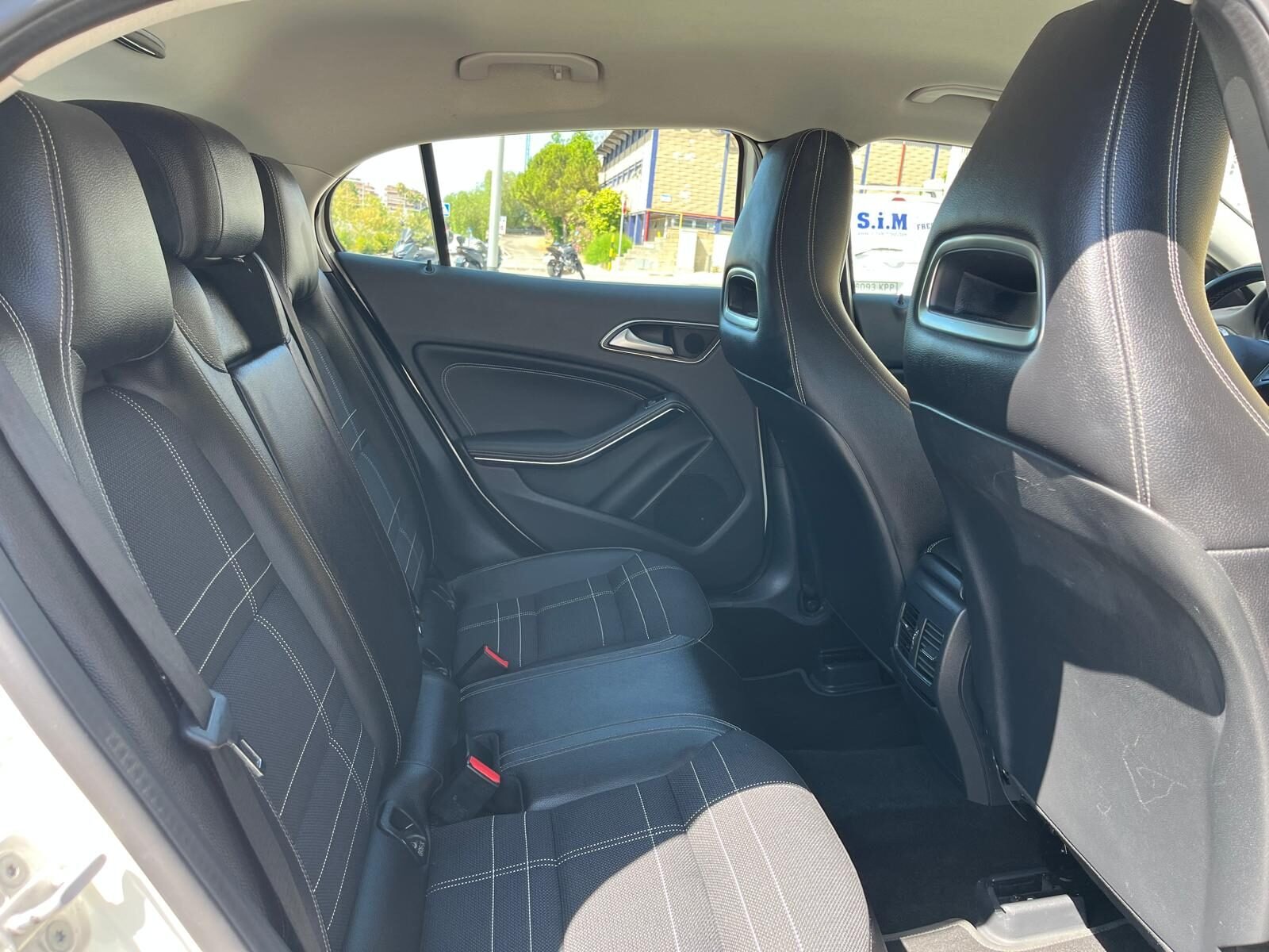 MERCEDES-BENZ GLA Urban 200cdl 7G