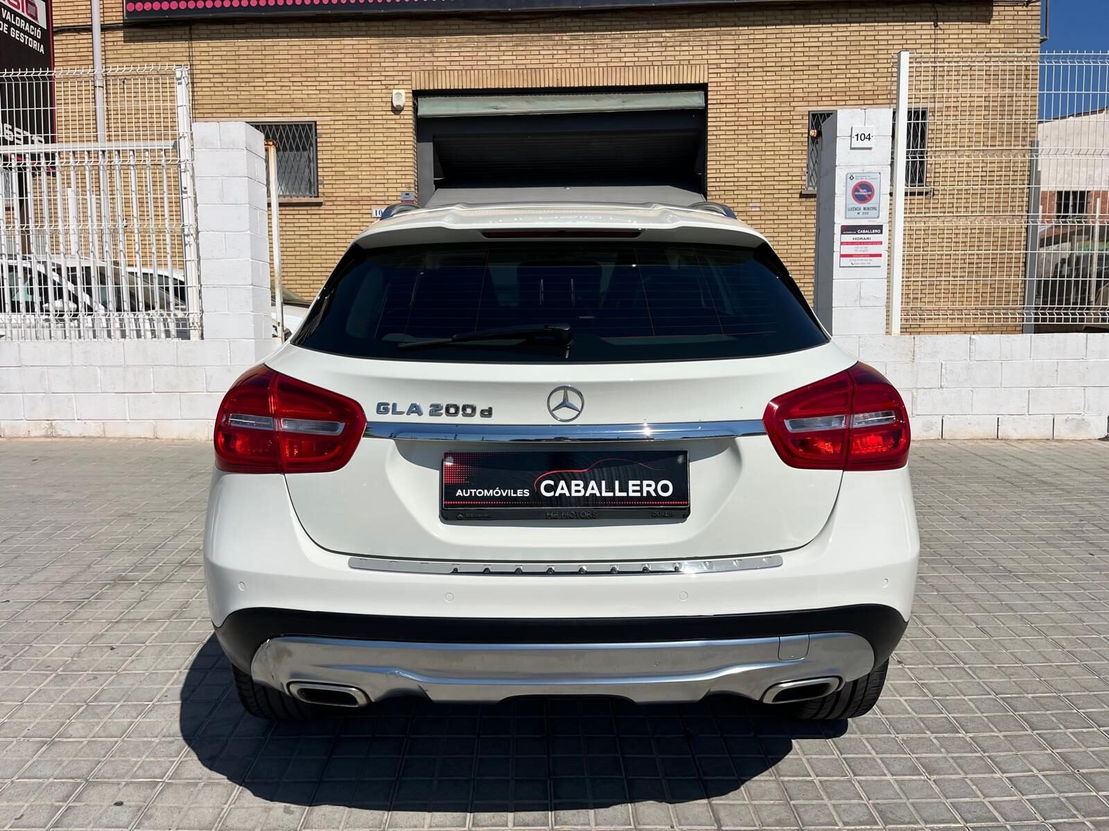 MERCEDES-BENZ GLA Urban 200cdl 7G