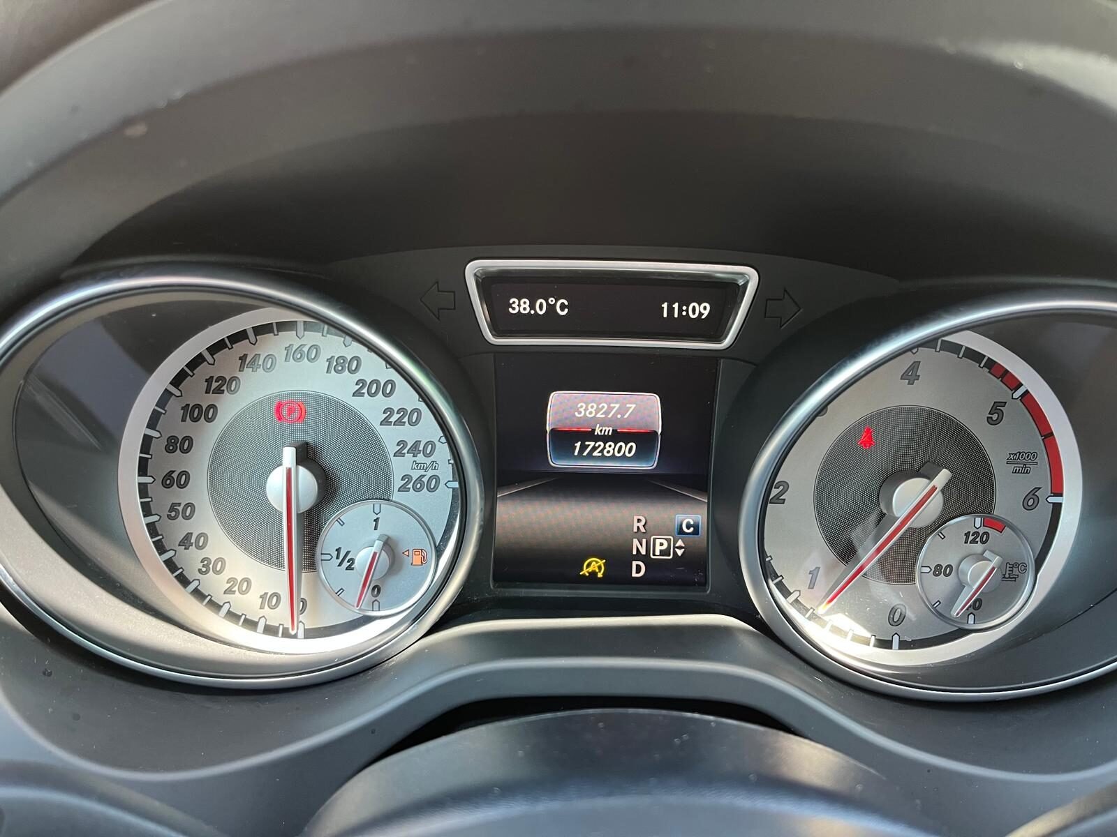 MERCEDES-BENZ GLA Urban 200cdl 7G
